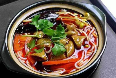 成都餐飲培訓(xùn)學(xué)校，哪里有砂鍋米線技術(shù)培訓(xùn)？