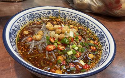 酸辣粉培訓(xùn)哪家味道好？  成都酸辣粉培訓(xùn)哪家味道好？